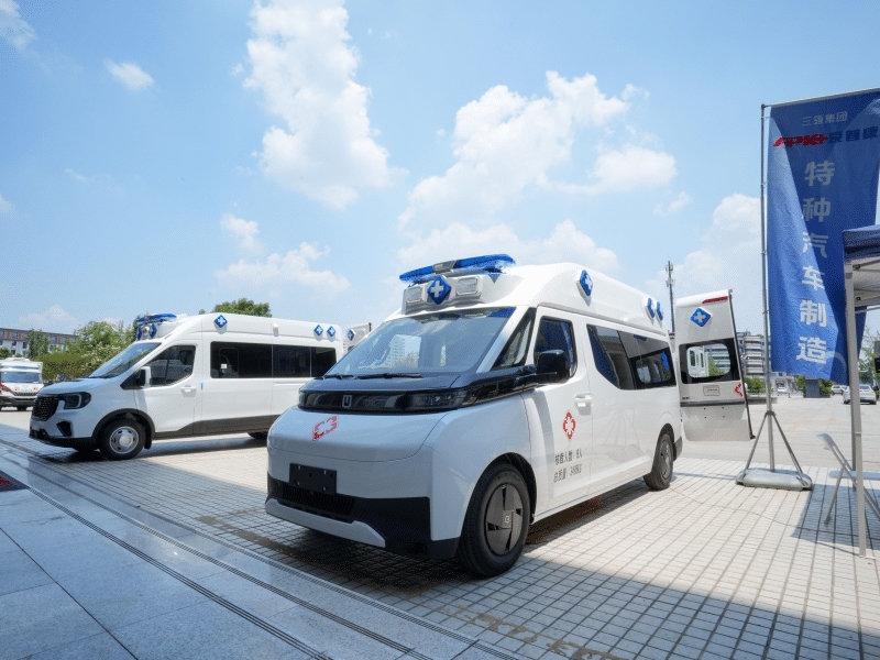 愛普康-吉利遠程電動救護車