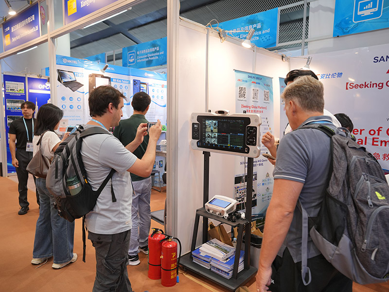 Zhongpuyingtong Exhibition Booth _ 06.jpg